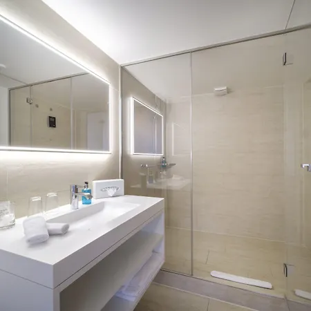 Hotel Seehof Direkt Am Heidsee 3*