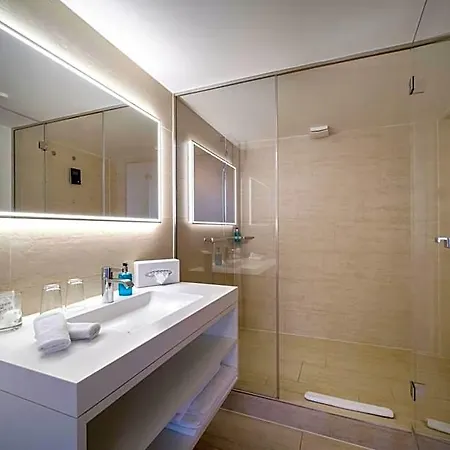 Hotel Seehof Direkt Am Heidsee 3*